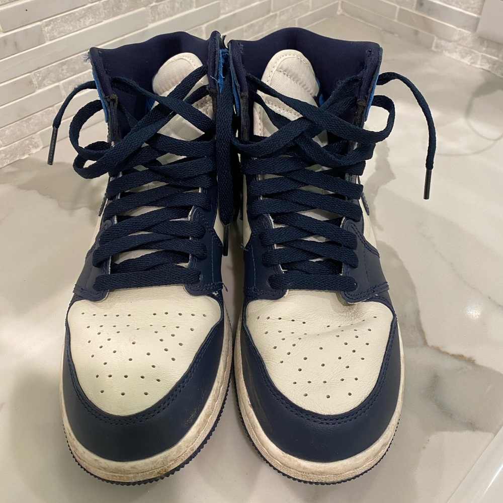 Jordan 1 retro high obsidian UNC